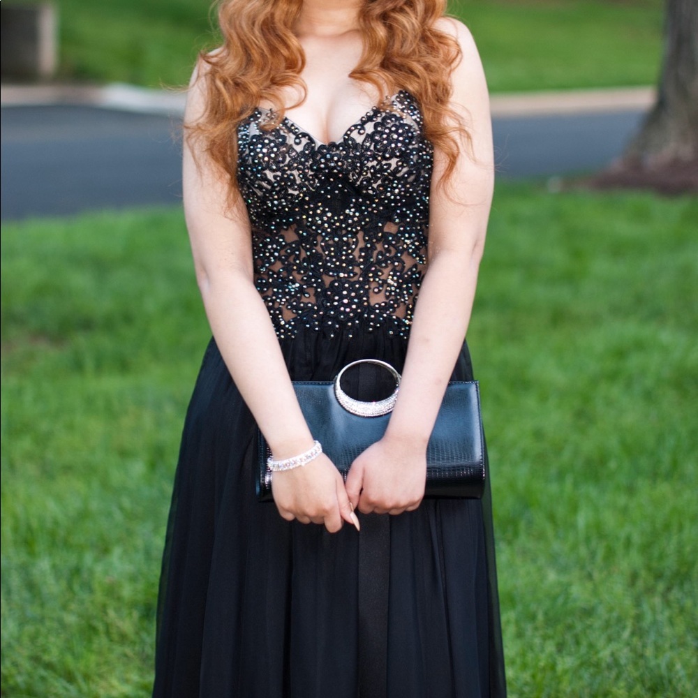 Stunning gown, perfect for any formal event